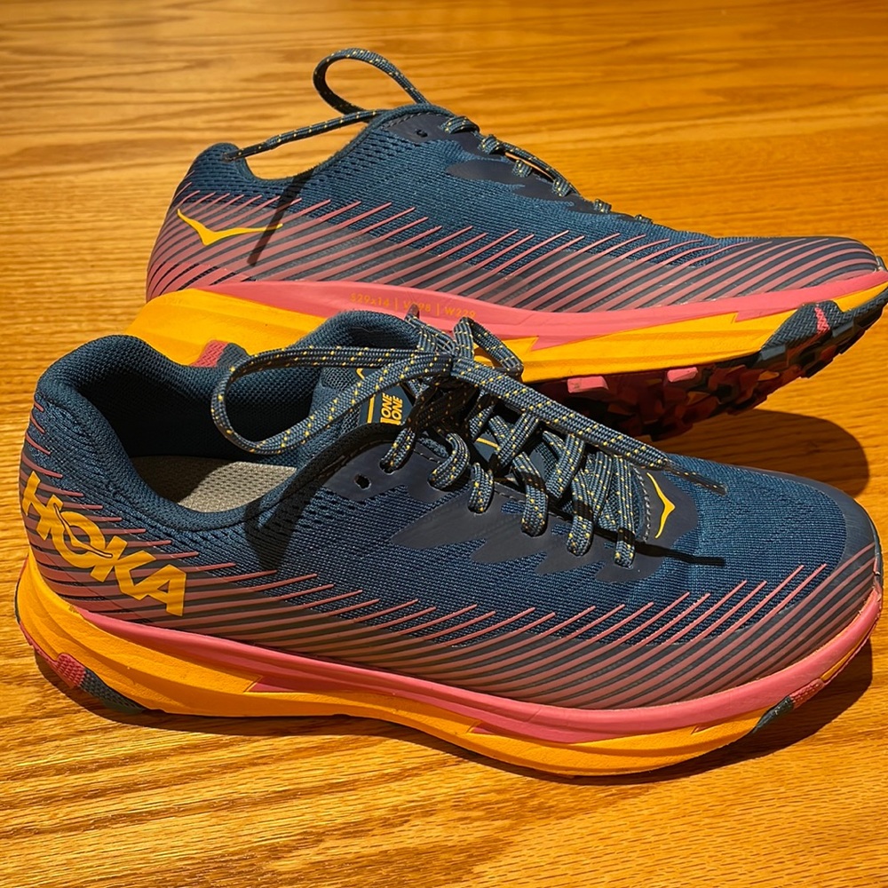 HOKA One One Torrent 2 running shoes in EUC - walked in twice